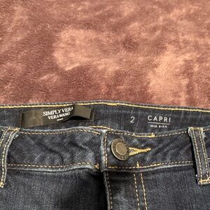 Women’s Capris Blue Jeans size 2 Simply Vera